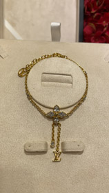 Louis Vuitton LV voller Diamant Blumen kleine Kette Quaste Gold Armband-3729